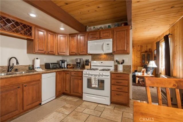 188 Imperial, Sugarloaf, CA 92386