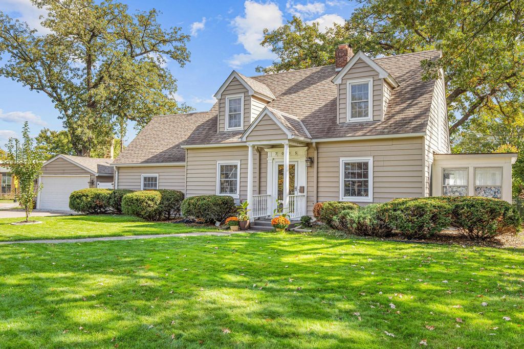 7005 Oak Grove Boulevard, Richfield, MN 55423 — exterior