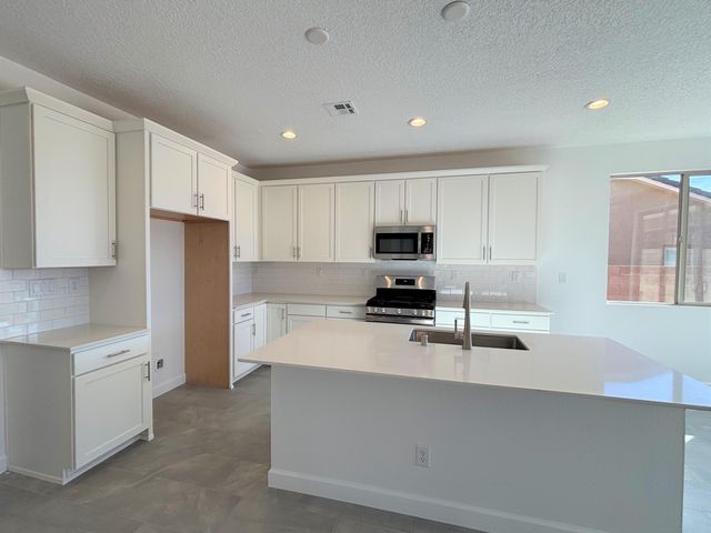 3161 Wolf Tail Loop NE, Rio Rancho, NM 87144