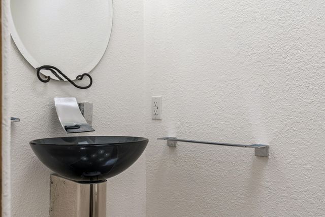 10551 Signal Avenue NE, Albuquerque, NM 87122