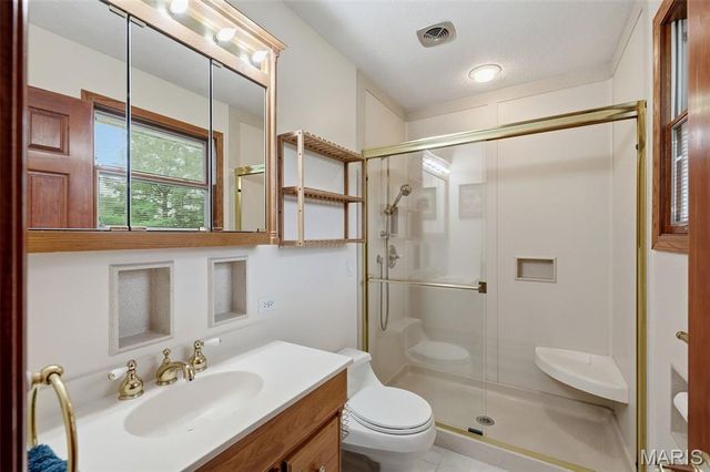 2666 Nahn Drive, St Louis, MO 63129
