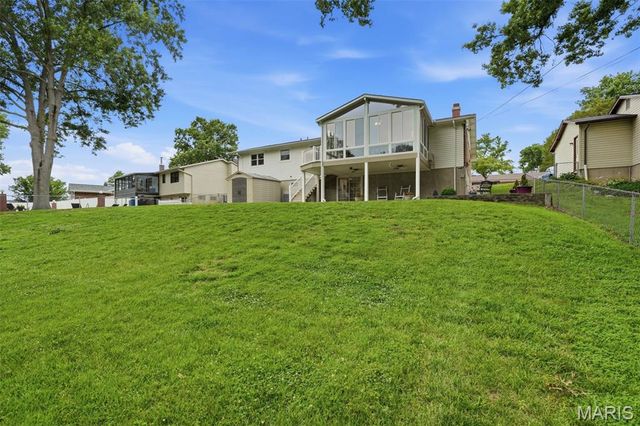2666 Nahn Drive, St Louis, MO 63129