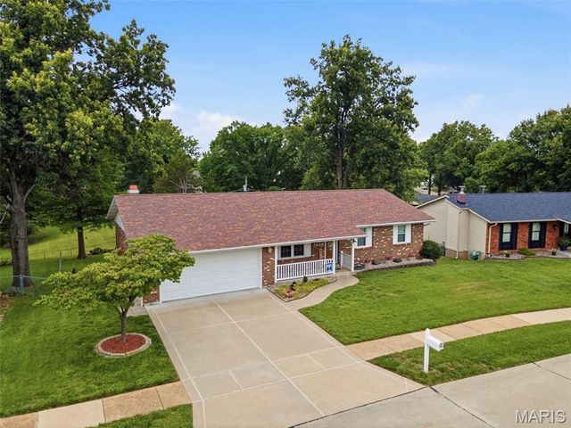 2666 Nahn Drive, St Louis, MO 63129