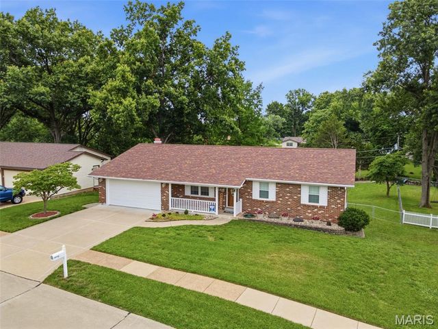 2666 Nahn Drive, St Louis, MO 63129