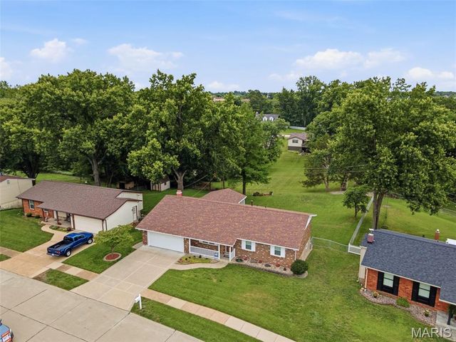 2666 Nahn Drive, St Louis, MO 63129