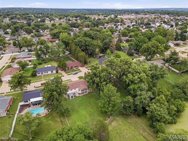 2666 Nahn Drive, St Louis, MO 63129