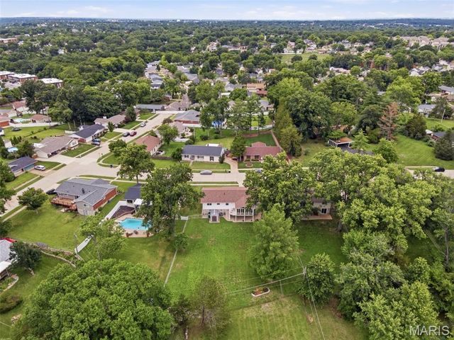 2666 Nahn Drive, St Louis, MO 63129