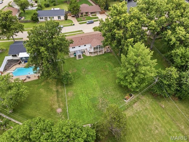 2666 Nahn Drive, St Louis, MO 63129