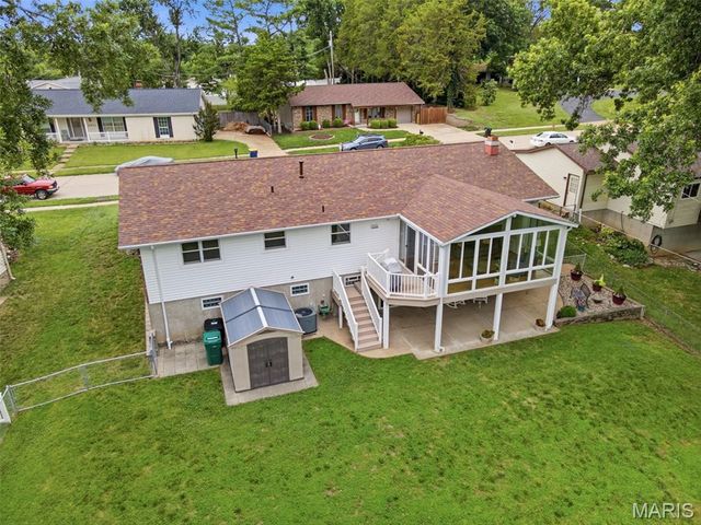 2666 Nahn Drive, St Louis, MO 63129