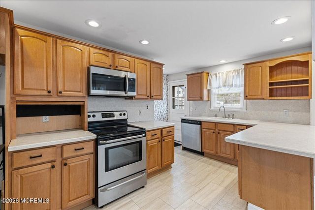 20 Weldon Road, Matawan, NJ 07747