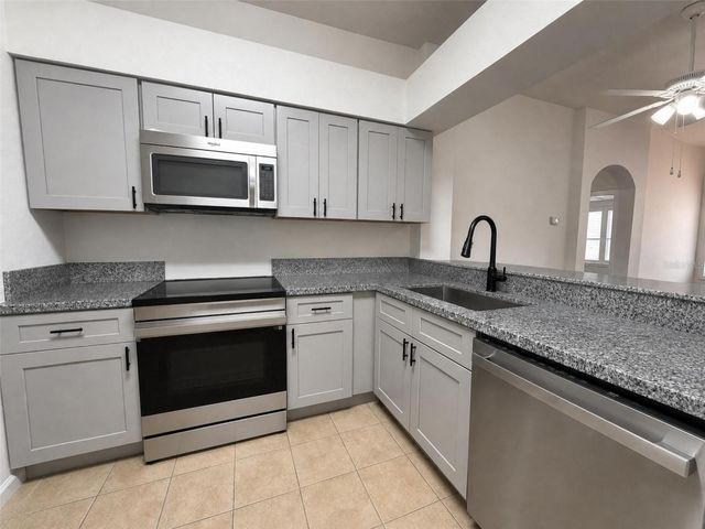 7823 CARRIAGE POINTE DRIVE, Gibsonton, FL 33534
