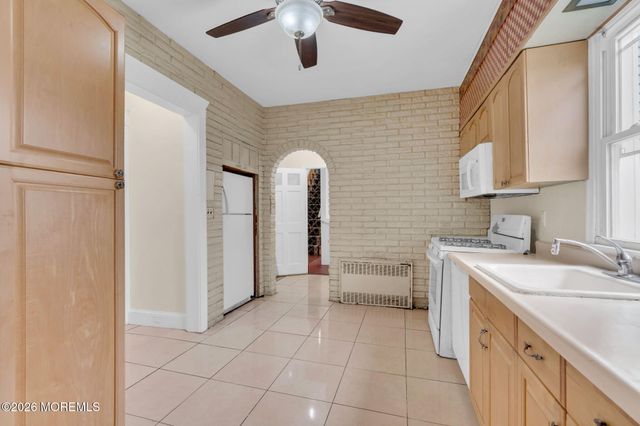 123 Reynolds Drive, Eatontown, NJ 07724