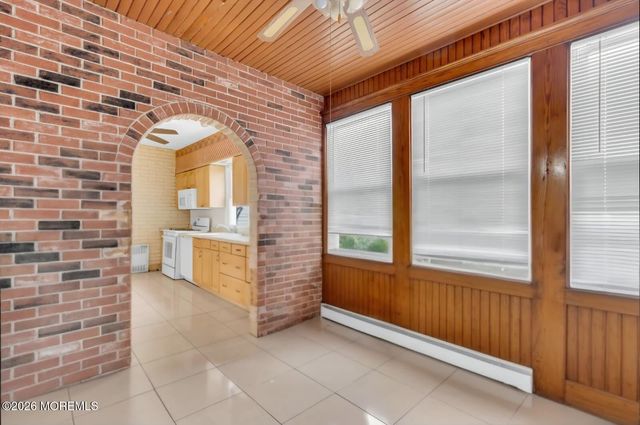 123 Reynolds Drive, Eatontown, NJ 07724