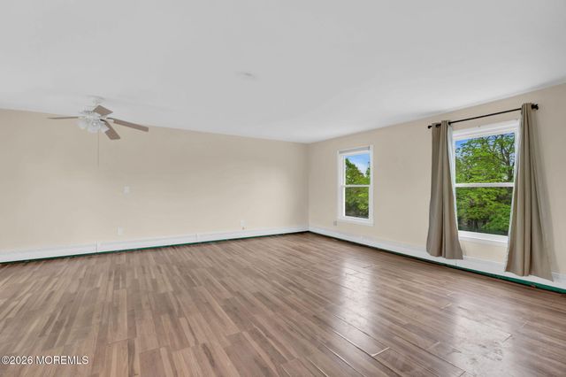 123 Reynolds Drive, Eatontown, NJ 07724