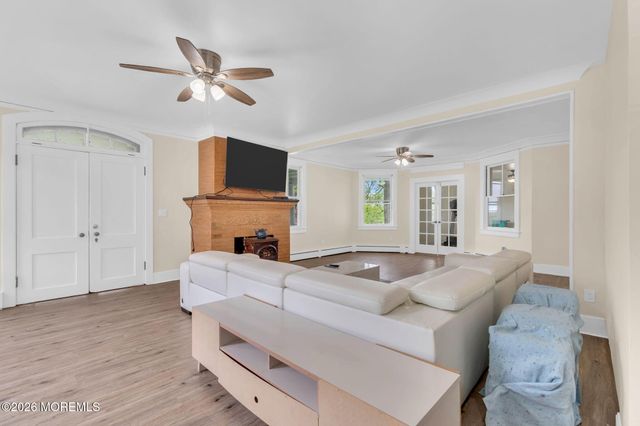 123 Reynolds Drive, Eatontown, NJ 07724