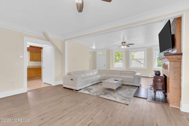 123 Reynolds Drive, Eatontown, NJ 07724