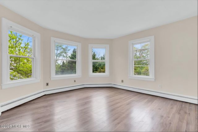 123 Reynolds Drive, Eatontown, NJ 07724