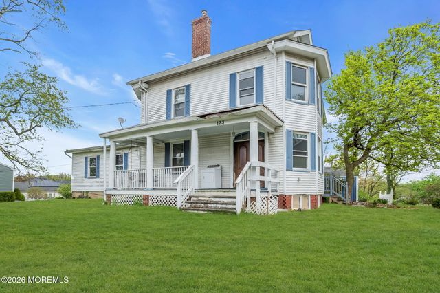 123 Reynolds Drive, Eatontown, NJ 07724