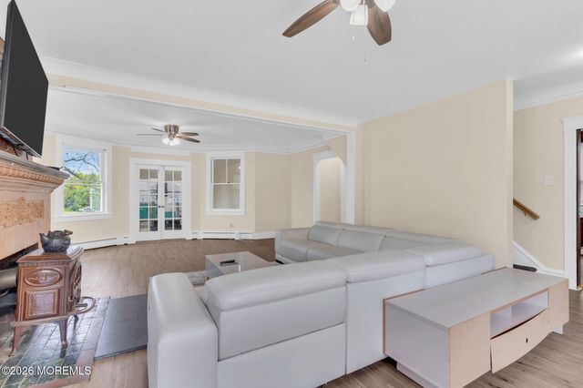 123 Reynolds Drive, Eatontown, NJ 07724