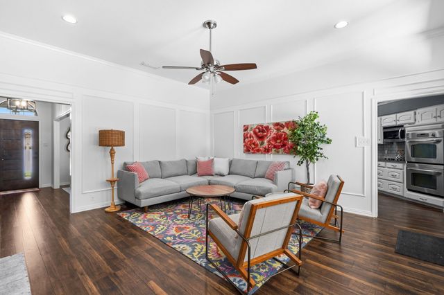 3220 Timber View Circle, Bedford, TX 76021