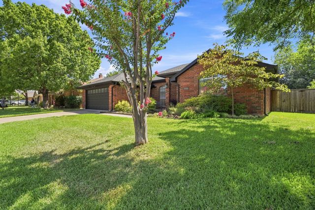 3220 Timber View Circle, Bedford, TX 76021