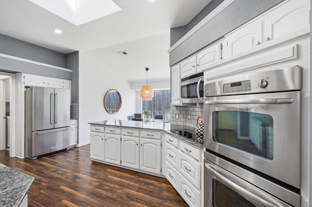 3220 Timber View Circle, Bedford, TX 76021