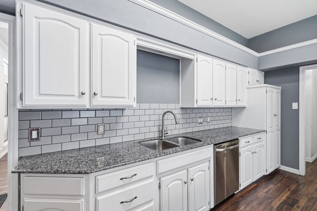 3220 Timber View Circle, Bedford, TX 76021
