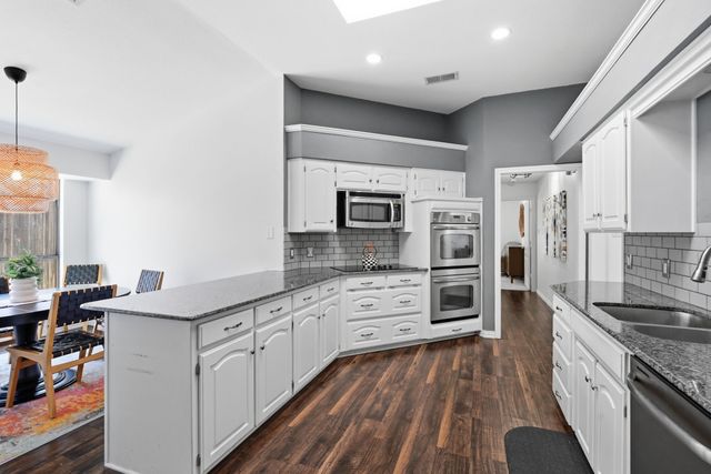 3220 Timber View Circle, Bedford, TX 76021