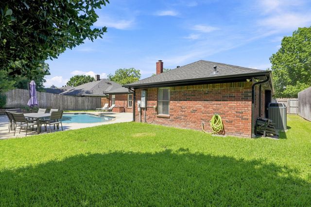 3220 Timber View Circle, Bedford, TX 76021