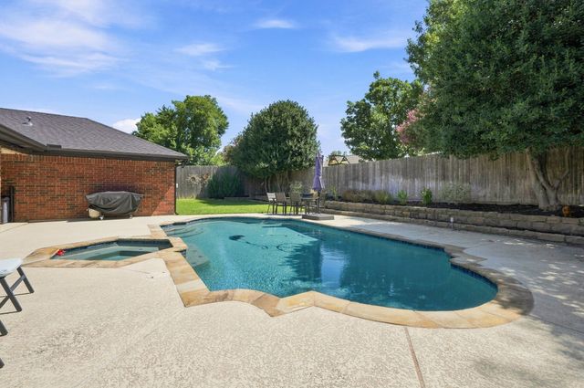 3220 Timber View Circle, Bedford, TX 76021