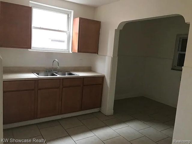 17384 Wisconsin Street, Detroit, MI 48221