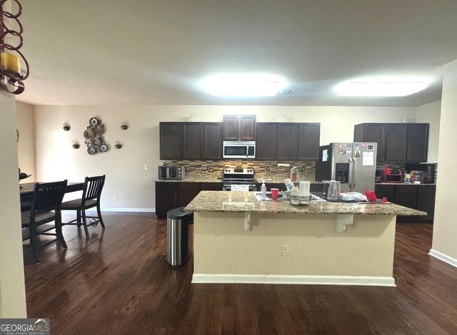 8490 Glenview Street, Douglasville, GA 30134