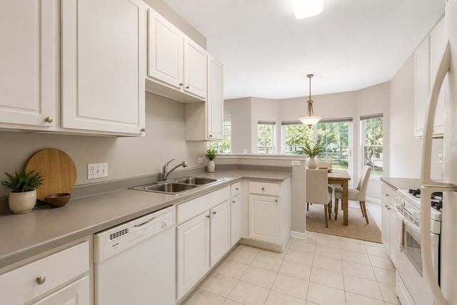 1251 TOWNES Circle, Aurora, IL 60502