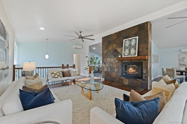 153 Deerfield Lane N, Pleasantville, NY 10570