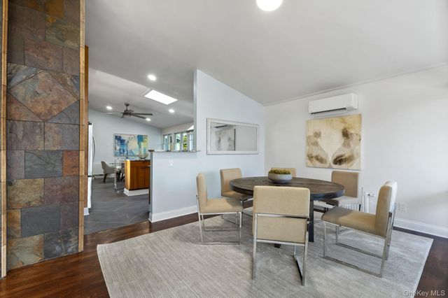 153 Deerfield Lane N, Pleasantville, NY 10570