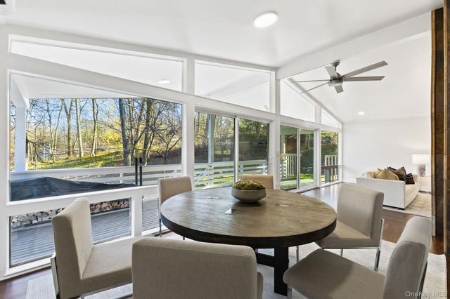 153 Deerfield Lane N, Pleasantville, NY 10570