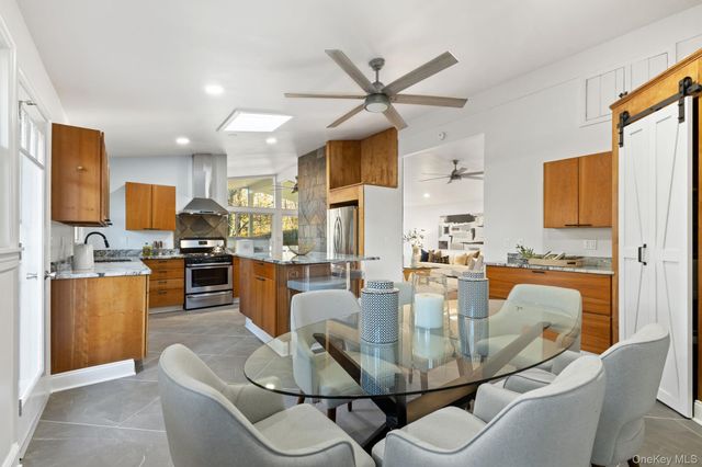 153 Deerfield Lane N, Pleasantville, NY 10570