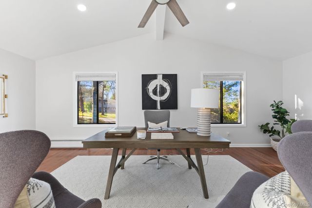 153 Deerfield Lane N, Pleasantville, NY 10570