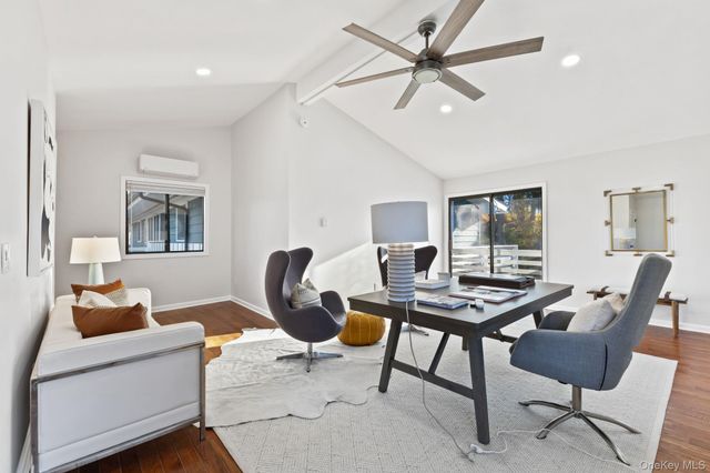 153 Deerfield Lane N, Pleasantville, NY 10570