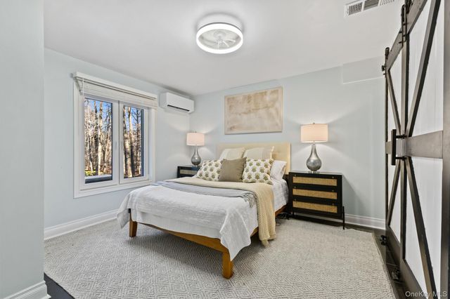 153 Deerfield Lane N, Pleasantville, NY 10570