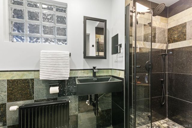 153 Deerfield Lane N, Pleasantville, NY 10570