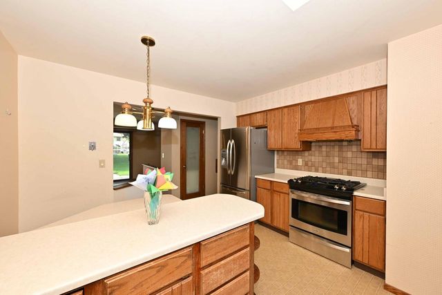 1956 Keith LANE, Grafton, WI 53024
