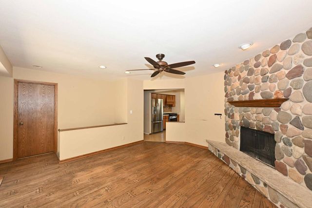 1956 Keith LANE, Grafton, WI 53024