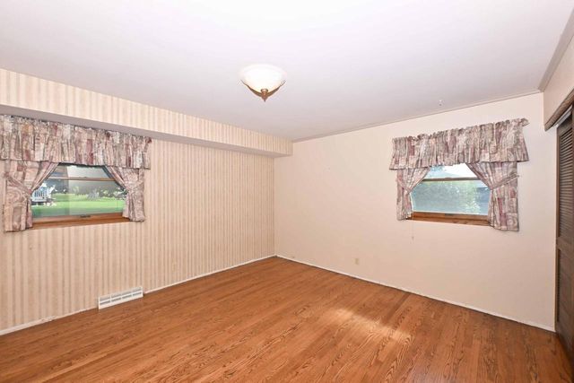 1956 Keith LANE, Grafton, WI 53024