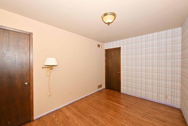1956 Keith LANE, Grafton, WI 53024