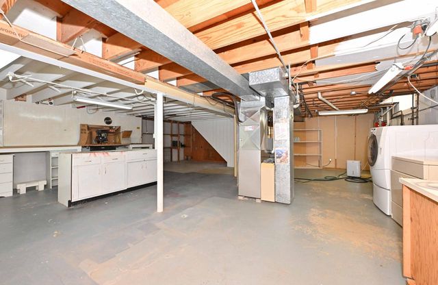1956 Keith LANE, Grafton, WI 53024
