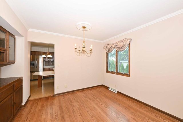 1956 Keith LANE, Grafton, WI 53024