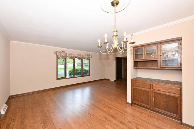 1956 Keith LANE, Grafton, WI 53024