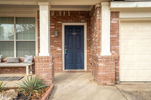 9217 Oldwest Trail, Fort Worth, TX 76131