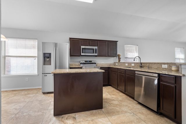 9217 Oldwest Trail, Fort Worth, TX 76131